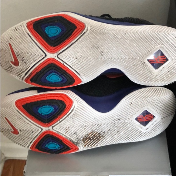 Nike Kyrie 5. Grade school size 7 - Picture 7 of 8
